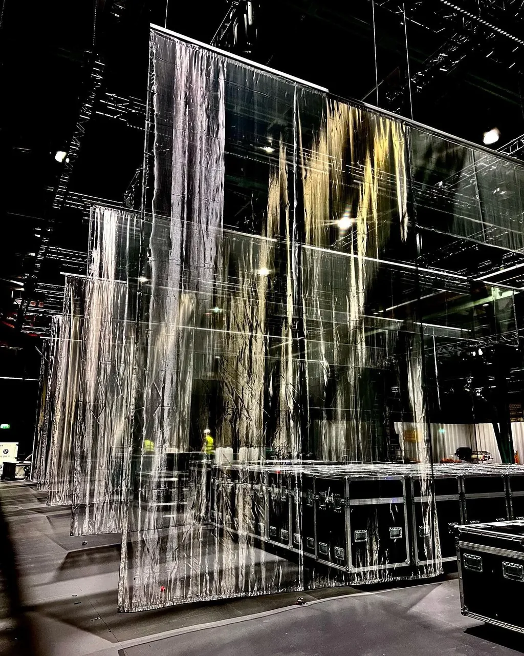 Rigging crew during load-out at IAA Mobility in Munich